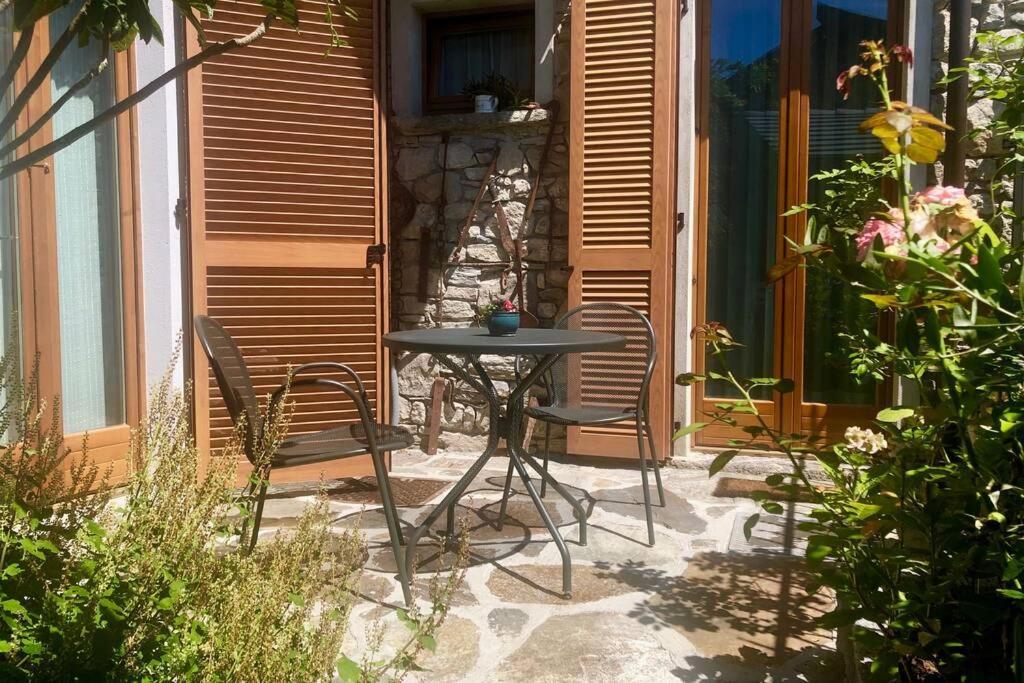 La Poulerie - Suite Dependance Gera Lario Exterior foto